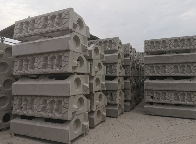 深圳邦坚水泥制品,主要经营销售 钢筋混凝土排水管 ,生态框